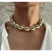 Shell pearl necklace